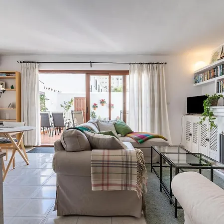 Casa Pueblo Lopez * Фуэнхирола